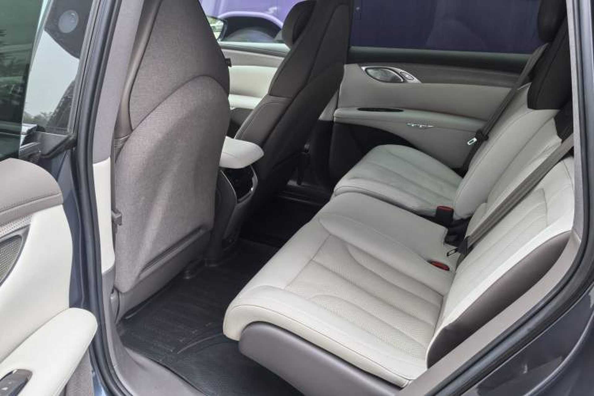 Used IM LS7 2023 90 kWh Elite Rear-Drive Version Interior 4