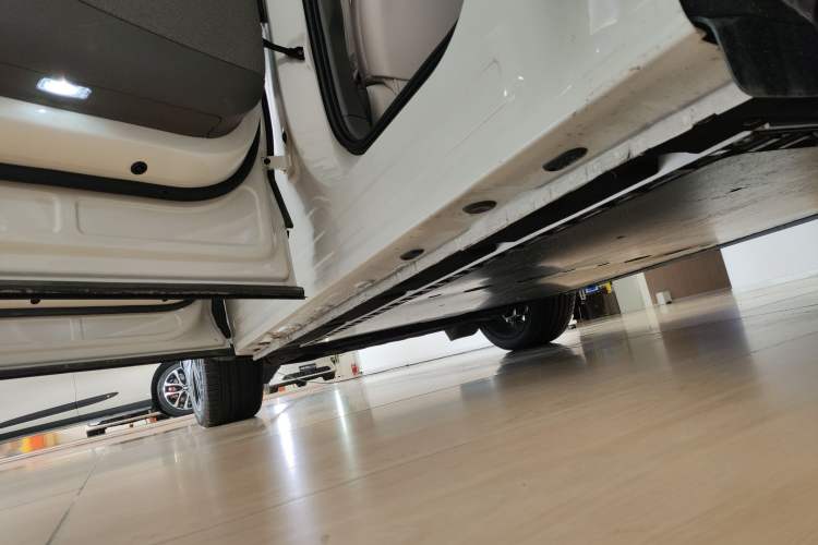 Used IM LS7 2025 New Edition Ultra Left Side Sill