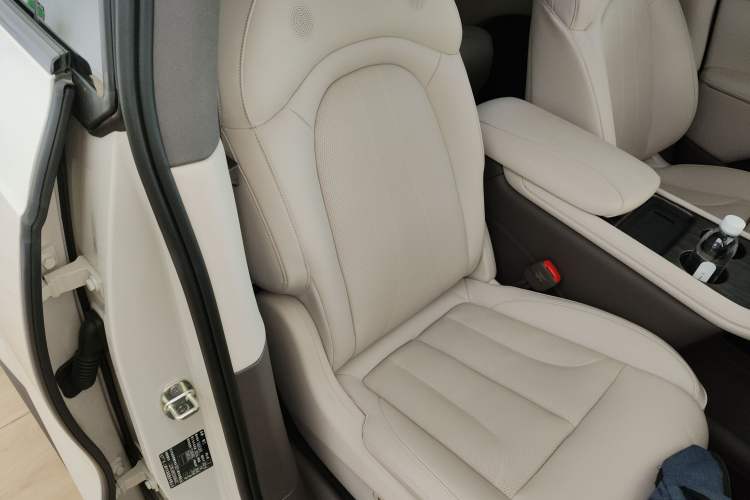 Used IM LS7 2025 New Edition Ultra Right Front Seat