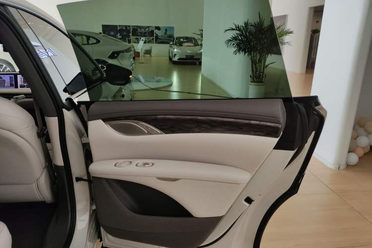 Used IM LS7 2025 New Edition Ultra Right Rear Door Interior