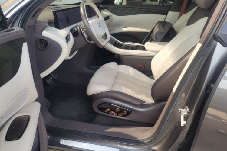 Used IM LS7  Driver Seat