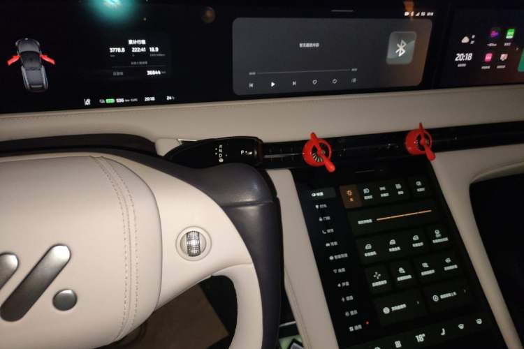 Used IM LS7 2023 90 kWh Elite Rear-Drive Version Audio And AC Panel
