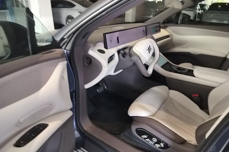 Used IM LS7 2023 90 kWh Elite Rear-Drive Version Driver Seat
