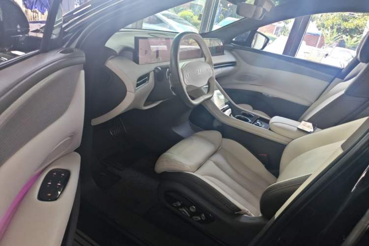 Used IM LS7 2023 90 kWh Elite Rear-Drive Version Driver Seat