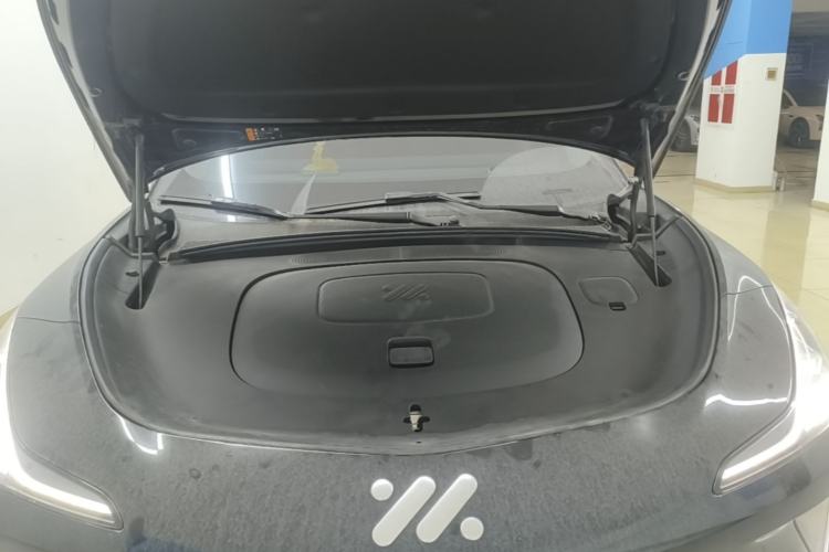 Used IM LS7 2023 90 kWh Elite Rear-Drive Version Engine Bay