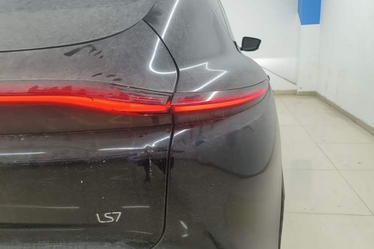 Used IM LS7 2023 90 kWh Elite Rear-Drive Version Exterior 3