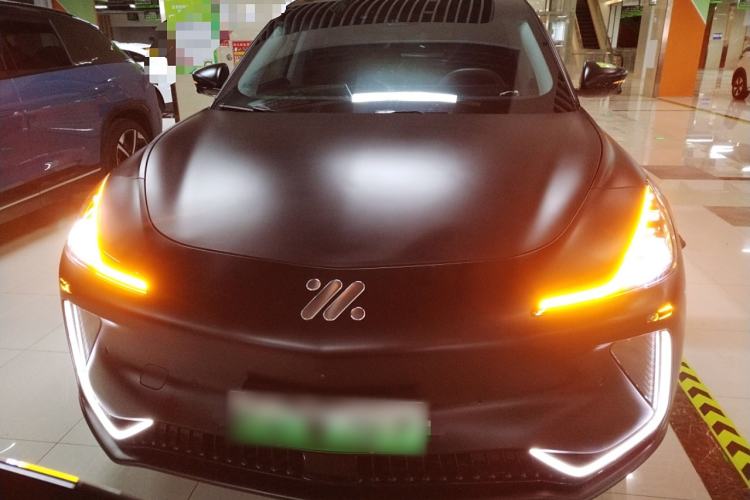 Used IM LS7 2023 90 kWh Elite All-Wheel-Drive Version Front
