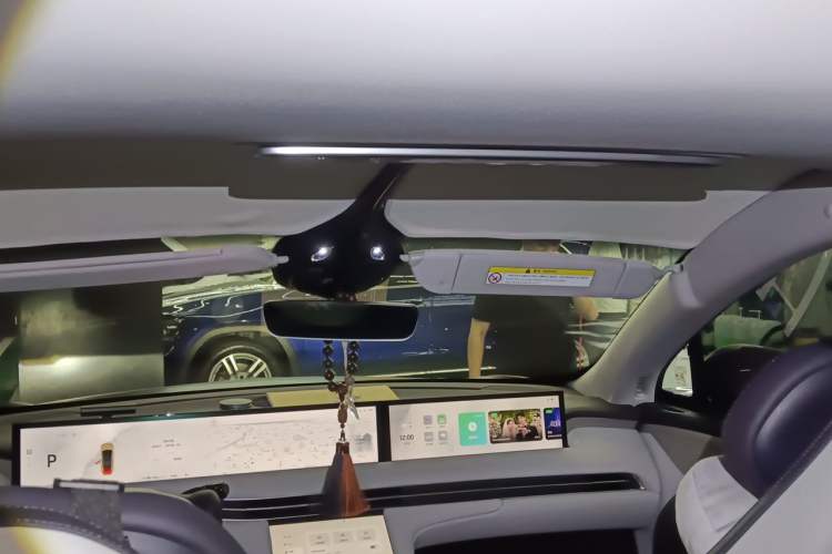 Used IM LS7 2023 90 kWh Elite Rear-Drive Version Headliner