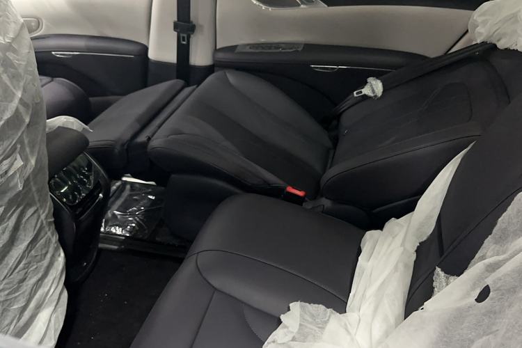Used IM LS7 2023 100kWh Lux All-Wheel-Drive Version Interior 2