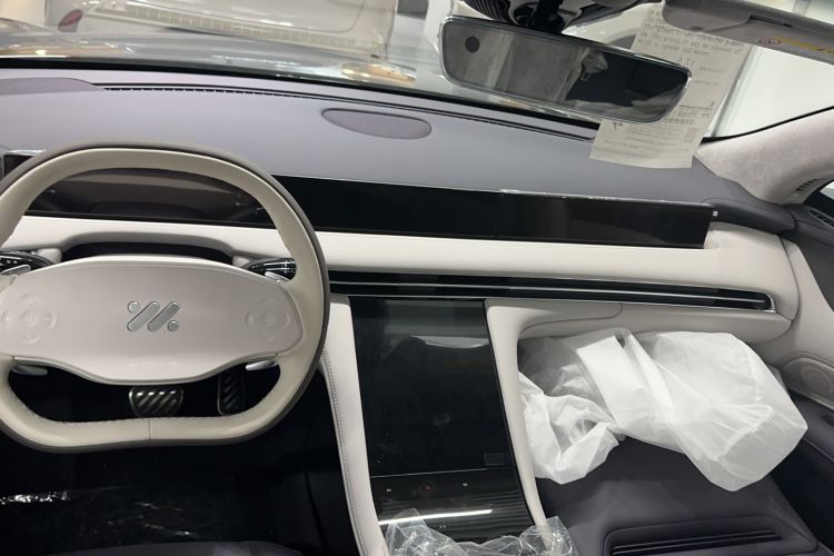 Used IM LS7 2023 100kWh Lux All-Wheel-Drive Version Interior 3