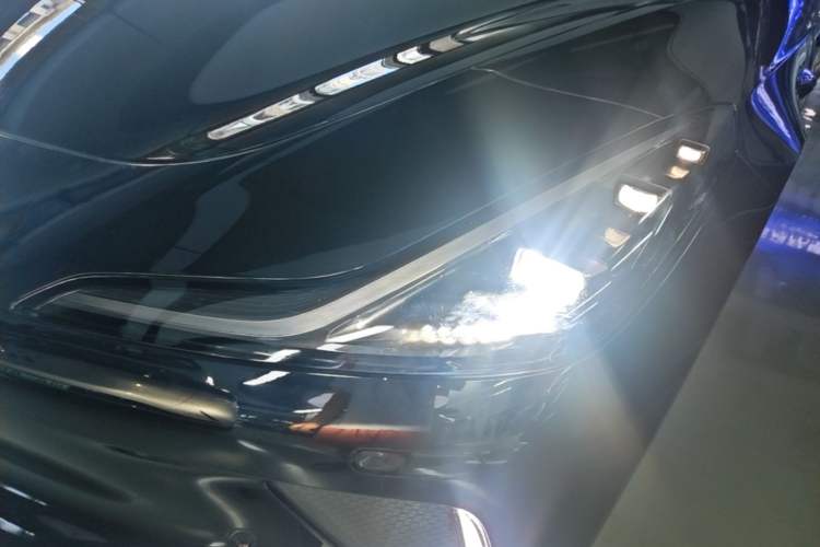 Used IM LS7 2023 90 kWh Elite Rear-Drive Version Left Front Headlight