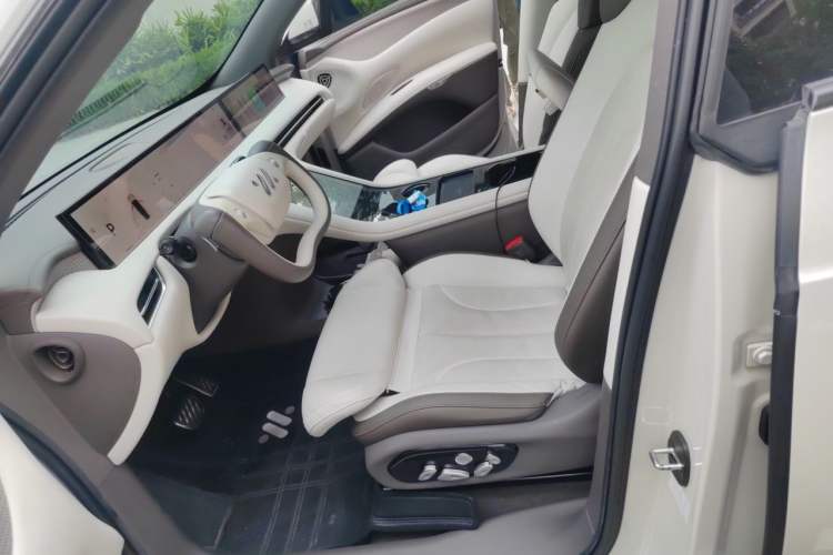 Used IM LS7 2023 90 kWh Elite Rear-Drive Version Left Front Seat