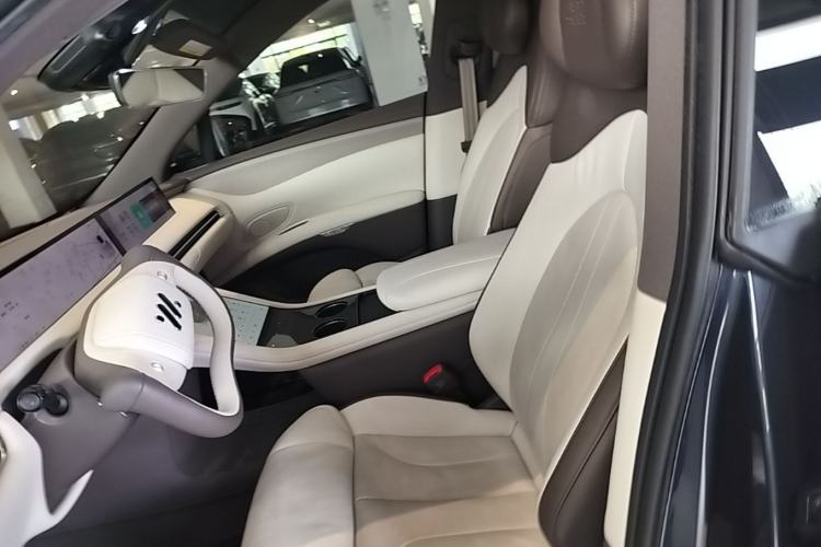 Used IM LS7 2023 90 kWh Elite Rear-Drive Version Left Front Seat