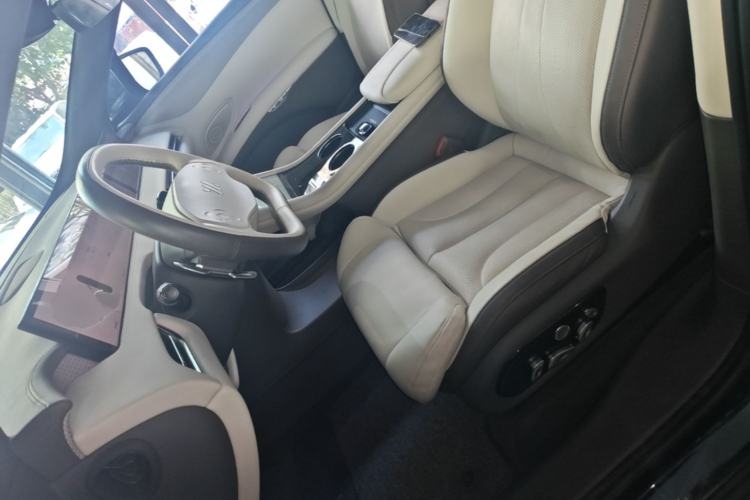 Used IM LS7 2023 90 kWh Elite Rear-Drive Version Left Front Seat