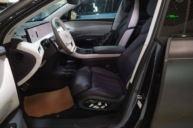 Used IM LS7 2023 90 kWh Elite All-Wheel-Drive Version Left Front Seat