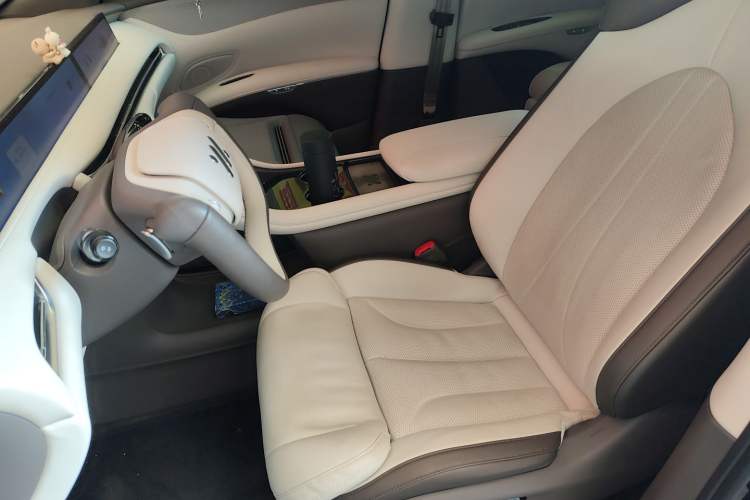 Used IM LS7 2023 90 kWh Elite Rear-Drive Version Left Front Seat