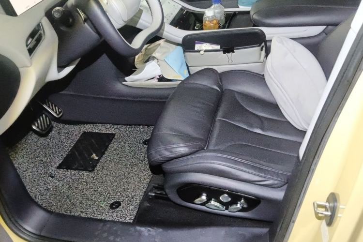 Used IM LS7 2023 90 kWh Elite Rear-Drive Version Left Front Seat