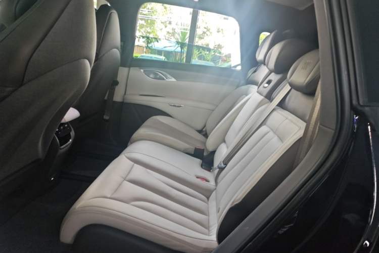 Used IM LS7 2023 90 kWh Elite Rear-Drive Version Left Rear Seat
