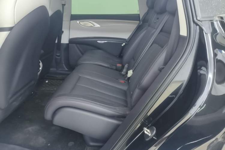 Used IM LS7 2023 90 kWh Elite Rear-Drive Version Left Rear Seat