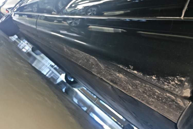 Used IM LS7 2023 90 kWh Elite Rear-Drive Version Left Side Sill