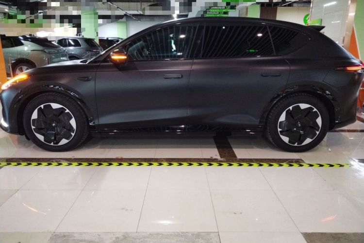 Used IM LS7 2023 90 kWh Elite All-Wheel-Drive Version Left Side