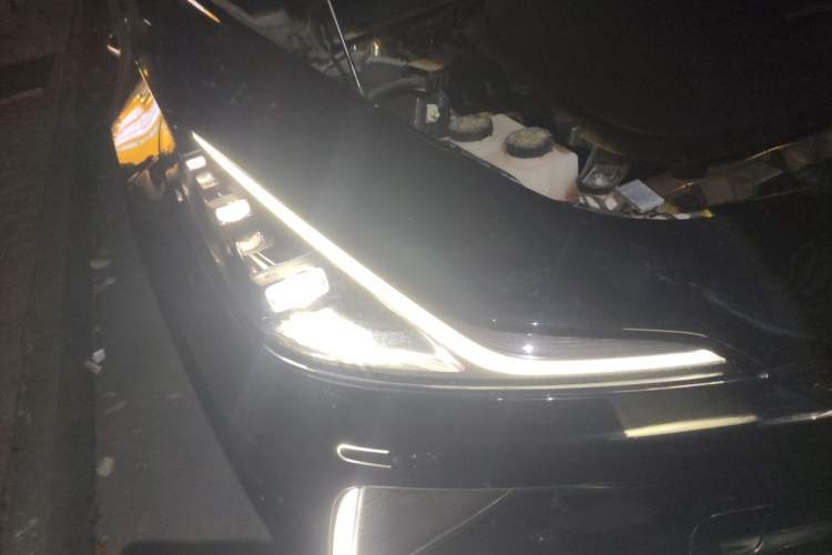 Used IM LS7 2023 90 kWh Elite Rear-Drive Version Right Front Headlight