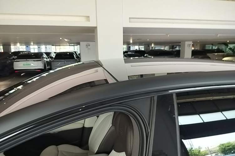 Used IM LS7 2023 90 kWh Elite Rear-Drive Version Roof