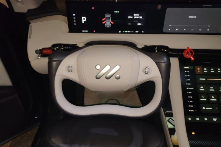 Used IM LS7 2023 90 kWh Elite Rear-Drive Version Steering Wheel