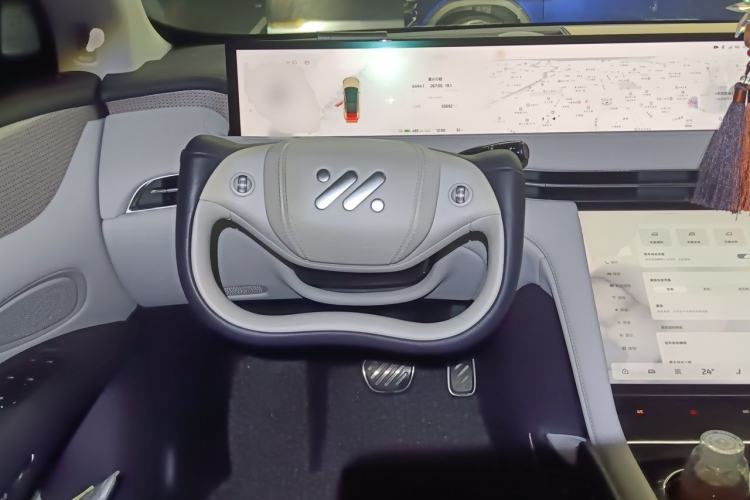 Used IM LS7 2023 90 kWh Elite Rear-Drive Version Steering Wheel