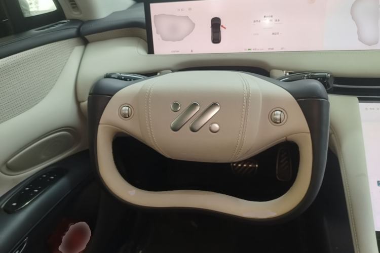 Used IM LS7 2023 90 kWh Elite Rear-Drive Version Steering Wheel