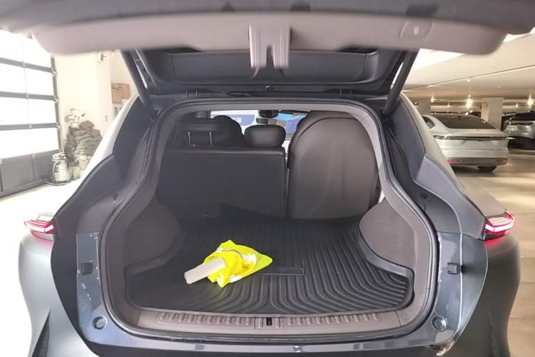 Used IM LS7 2023 90 kWh Elite Rear-Drive Version Trunk