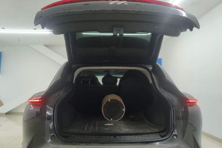 Used IM LS7 2023 90 kWh Elite Rear-Drive Version Trunk