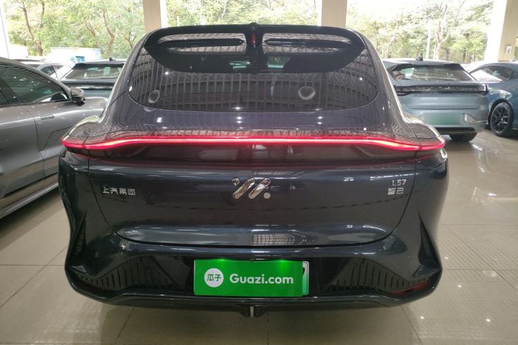 Used IM LS7 2023 100kWh Lux Rear-Drive Version Exterior 4