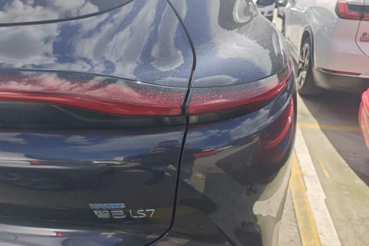 Used IM LS7 2023 90 kWh Elite Rear-Drive Version Exterior 6