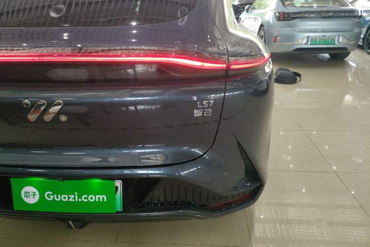 Used IM LS7 2023 100kWh Lux Rear-Drive Version Exterior 6