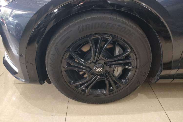 Used IM LS7 2023 100kWh Lux Rear-Drive Version Exterior 7
