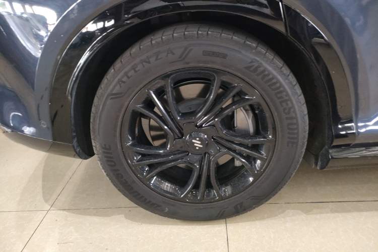 Used IM LS7 2023 100kWh Lux Rear-Drive Version Exterior 8