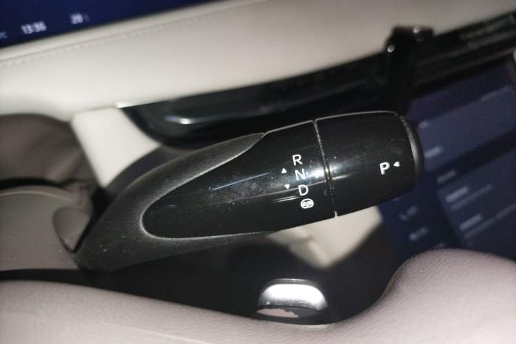 Used IM LS7 2023 100kWh Lux All-Wheel-Drive Version Gear Lever