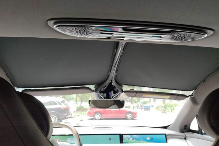 Used IM LS7 2023 100kWh Lux Rear-Drive Version Headliner