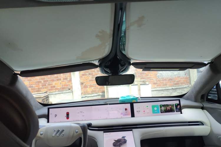 Used IM LS7 2023 100kWh Lux Rear-Drive Version Headliner