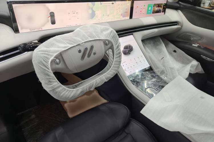 Used IM LS7 2023 100kWh Lux All-Wheel-Drive Version Interior 2