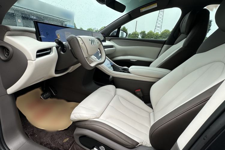 Used IM LS7 2023 77 kWh Urban Fit Rear-Wheel Drive Interior 2