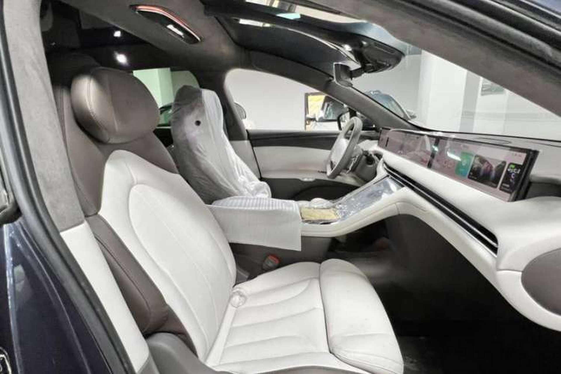 Used IM LS7 2023 100kWh Lux All-Wheel-Drive Version Interior 3