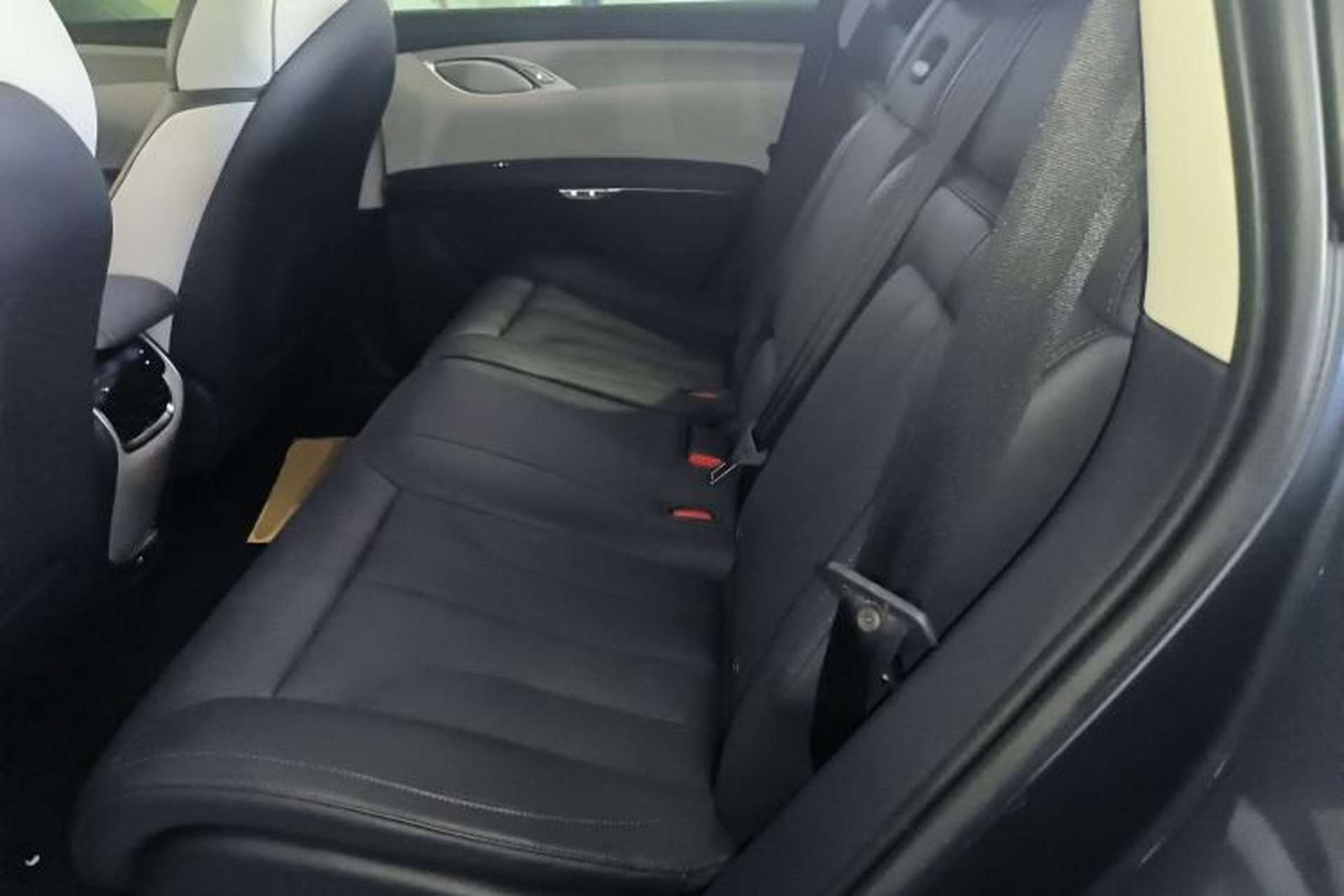 Used IM LS7 2023 77 kWh Urban Fit Rear-Wheel Drive Interior 4