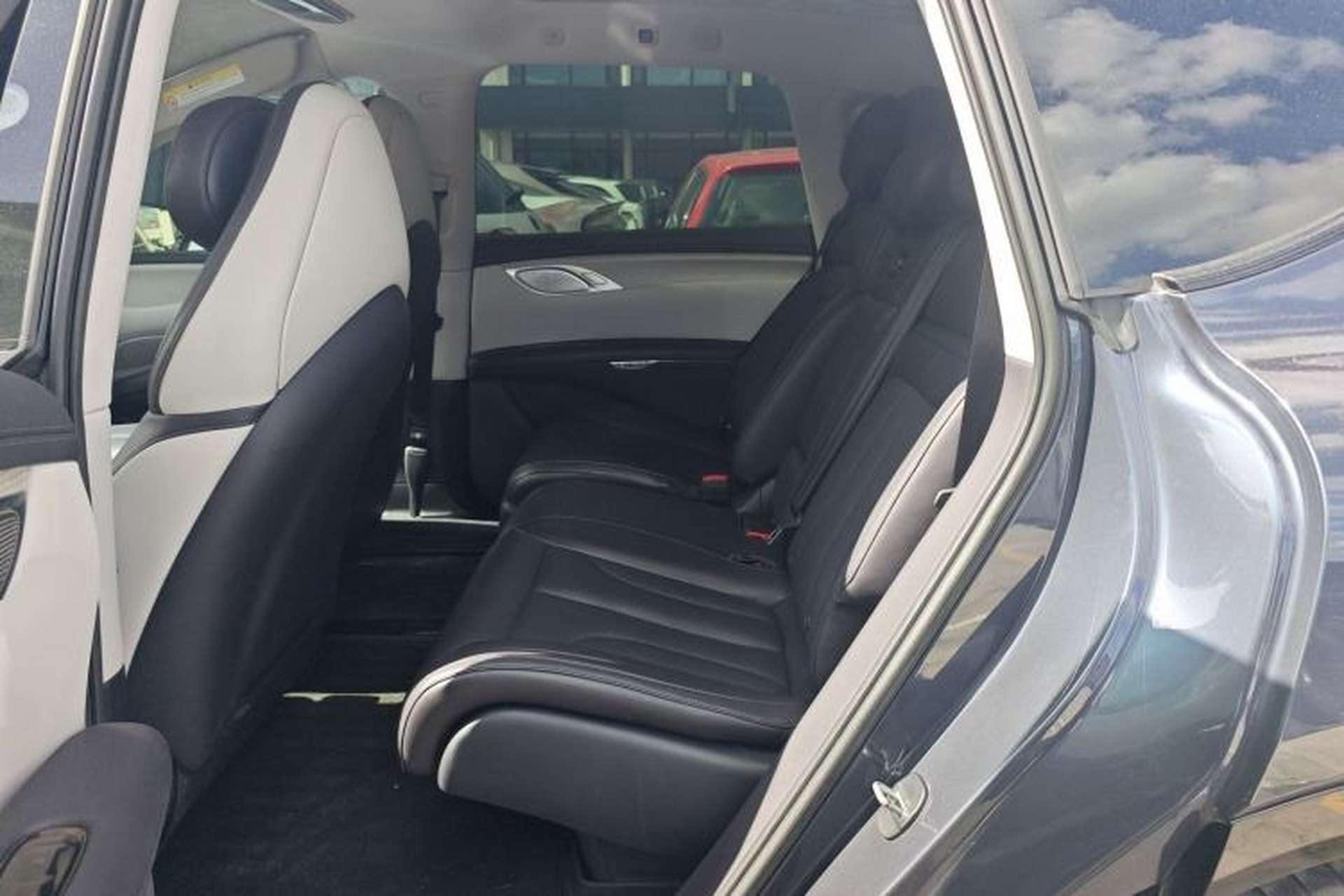 Used IM LS7 2023 90 kWh Elite Rear-Drive Version Interior 4