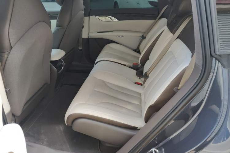Used IM LS7 2023 100kWh Lux Rear-Drive Version Interior 4
