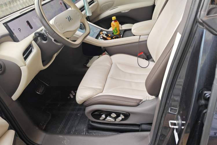 Used IM LS7 2023 90 kWh Elite Rear-Drive Version Left Front Seat