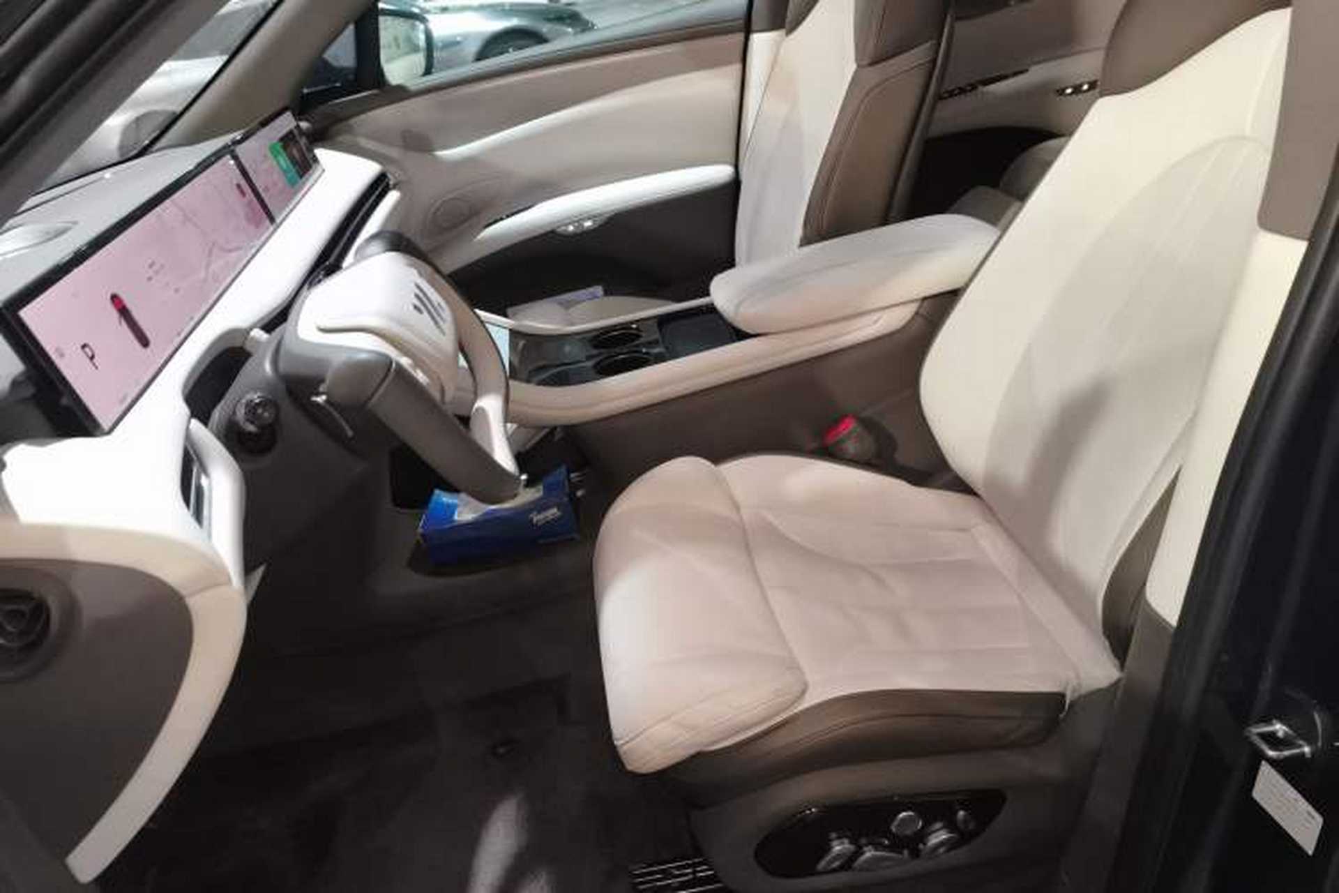 Used IM LS7 2023 90 kWh Elite Rear-Drive Version Left Front Seat