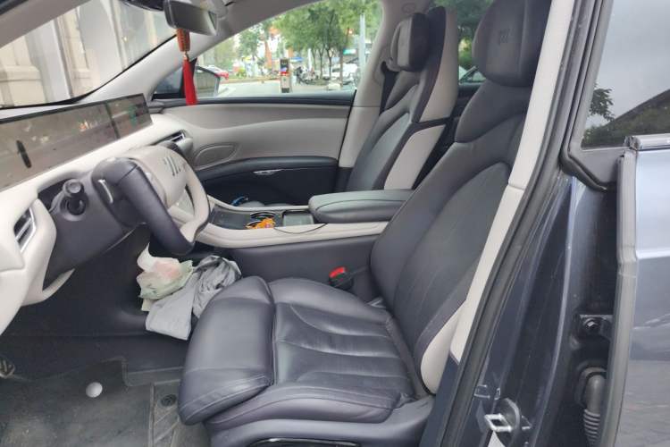 Used IM LS7 2023 90 kWh Elite Rear-Drive Version Left Front Seat