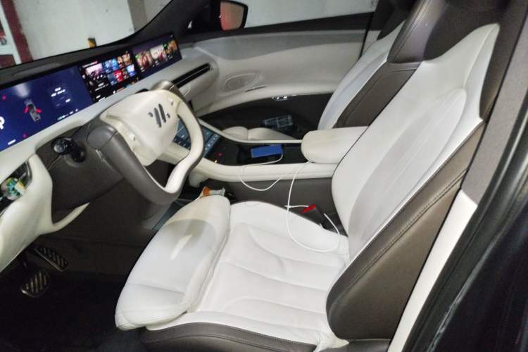 Used IM LS7 2023 100kWh Lux All-Wheel-Drive Version Left Front Seat